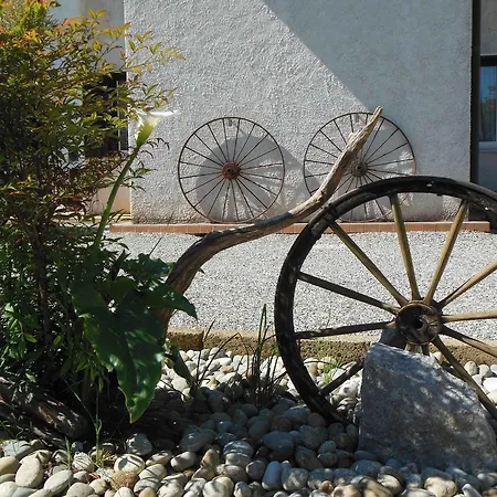 Al Pic De Corone Bed and Breakfast 3*